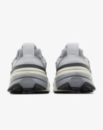 Nike V2K Run 'Pure Platinum Wolf Grey' - Imagen 5