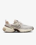 Nike V2K Run Light Orewood Brown (W) - Imagen 2