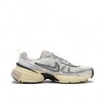 Nike V2k Run Puré Platinum - Imagen 2